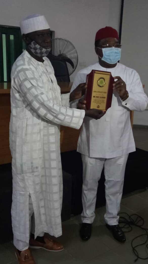Award of hero to the ES National Human Rights Commission 1